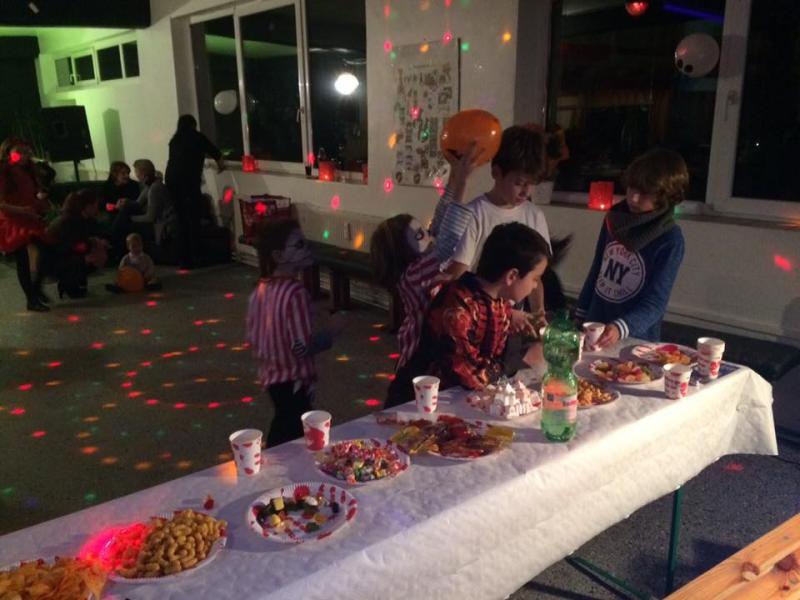 La comunidad gallega en Hamburgo difunde el Magosto y el Samaín