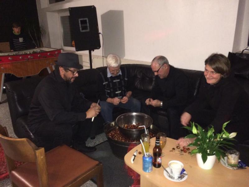 La comunidad gallega en Hamburgo difunde el Magosto y el Samaín