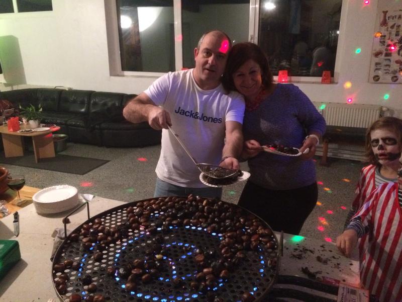 La comunidad gallega en Hamburgo difunde el Magosto y el Samaín