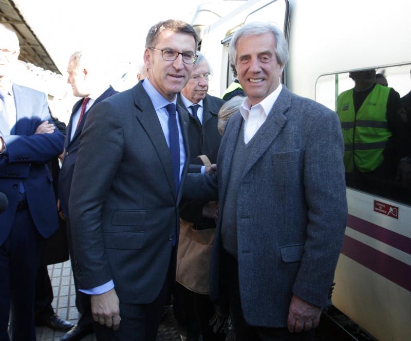 El presidente de la Xunta, Alberto Núñez Feijóo, recibió al presidente de la República Oriental del Uruguay, Tabaré Vázquez, a su llegada a la ciudad de Santiago de Compostela