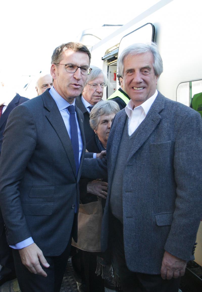 El presidente de la Xunta, Alberto Núñez Feijóo, recibió al presidente de la República Oriental del Uruguay, Tabaré Vázquez, a su llegada a la ciudad de Santiago de Compostela
