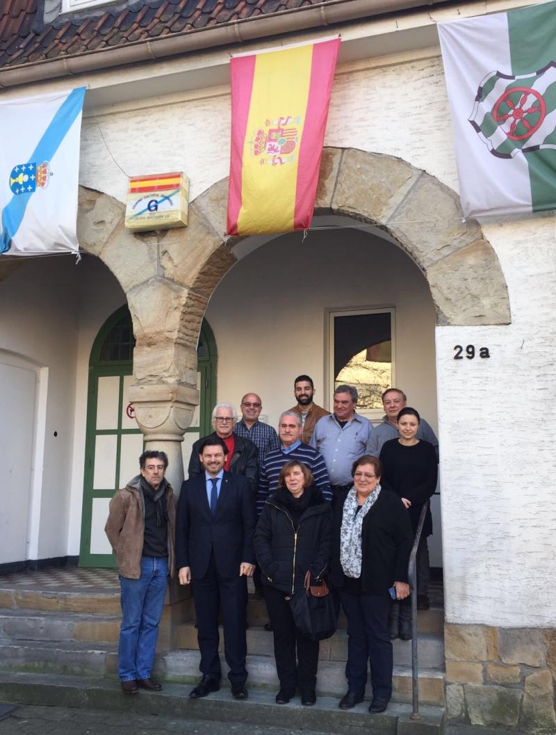 Imagen de esta mañana de la visita del secretario xeral da Emigración al Centro Cultural Deportivo Galicia Emigrante 1972 de Gütersloh