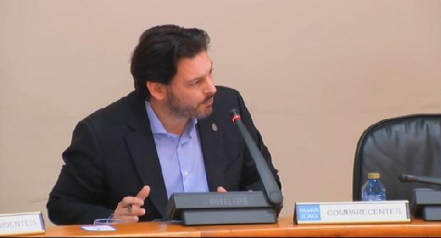 Antonio Rodríguez Miranda, secretario xeral da Emigración da Xunta de Galicia, durante a súa comparecencia esta mañá na Comisión 1ª do Parlamento de Galicia