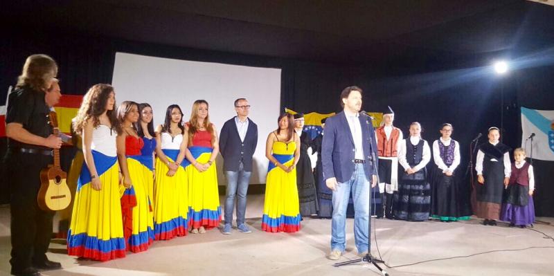 O secretario xeral da Emigración e mailo alcalde da localidade presidiron o evento organizado por Queixume dos Pinos e Alma Llanera.