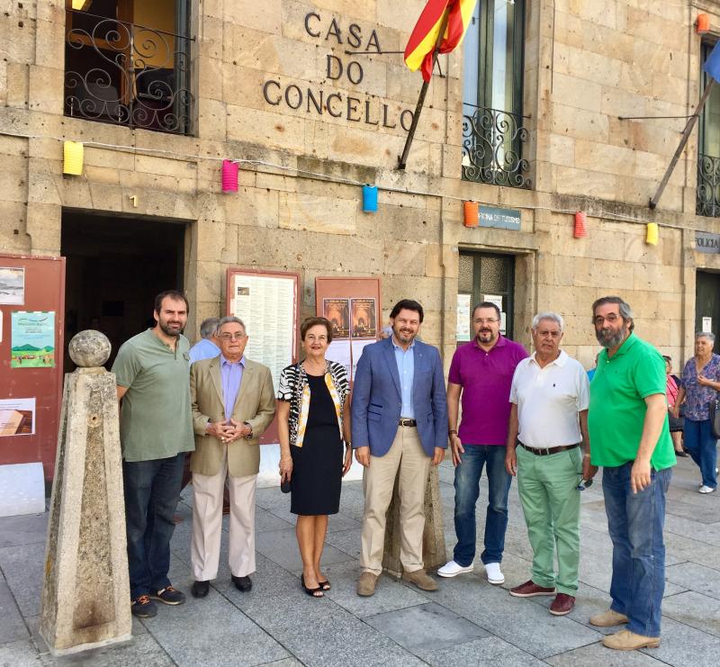 Canda o alcalde en funcións da localidade, Julio Mosquera, Miranda inaugurou en Celanova a mostra ‘Os adeuses, fotografías de Alberto Martí’ 
