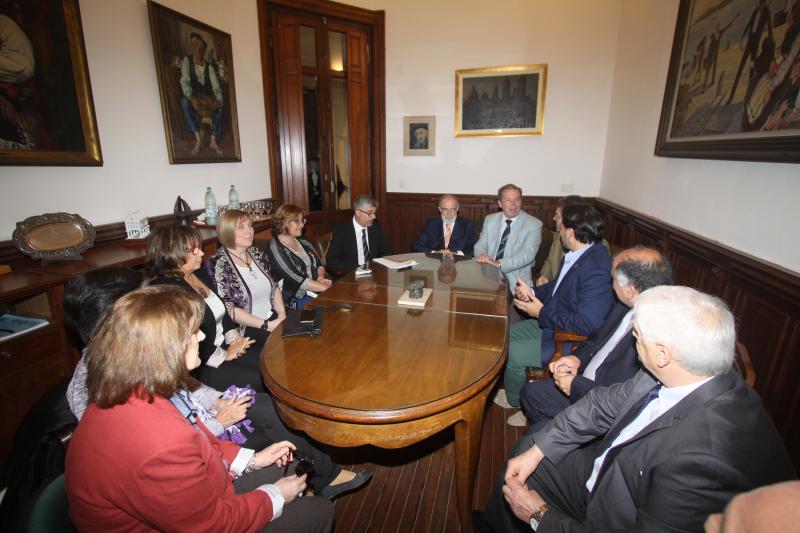 Miranda participó con de la Campa en una reunión, en el Patronato da Cultura Galega, con las y los miembros del Consejo de Residentes Españoles en Montevideo