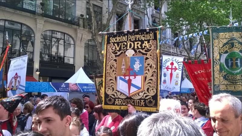 Miles de gallegos y gallegas se congregaron para celebrar los actos de conmemoración en el que se hace un reconocimiento especial a la comunidad gallega asentada en el país argentino
