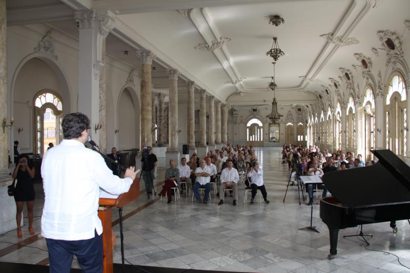 A Enxebre Orde da Vieira celebrou o seu Capítulo extraordinario no antigo Palacio do Centro Gallego de La Habana, hoxe sede do Gran Teatro da capital cubana