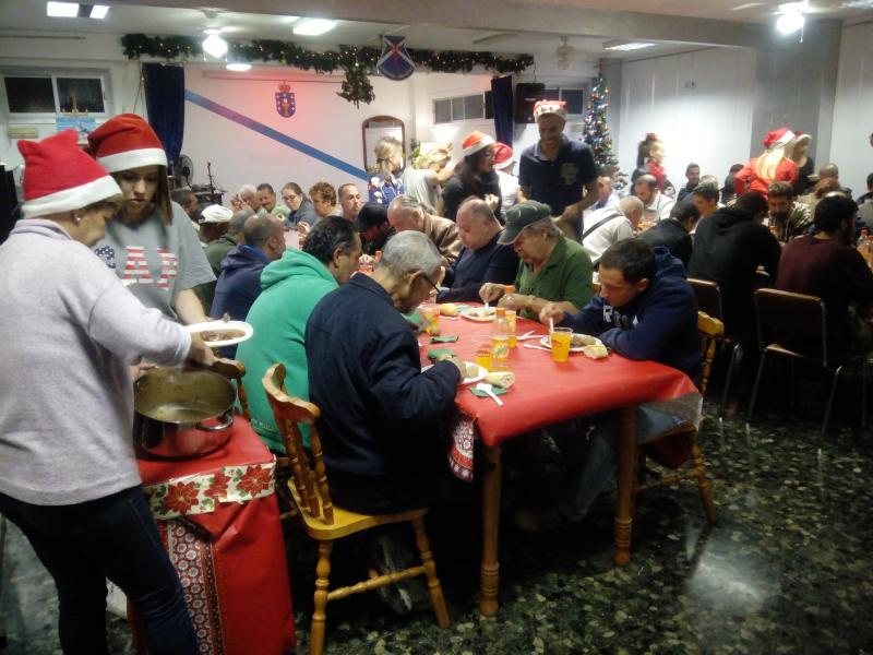 123 persoas sen recursos participaron este ano na cea benéfica do Nadal que anualmente organiza o Centro Galego de Tenerife