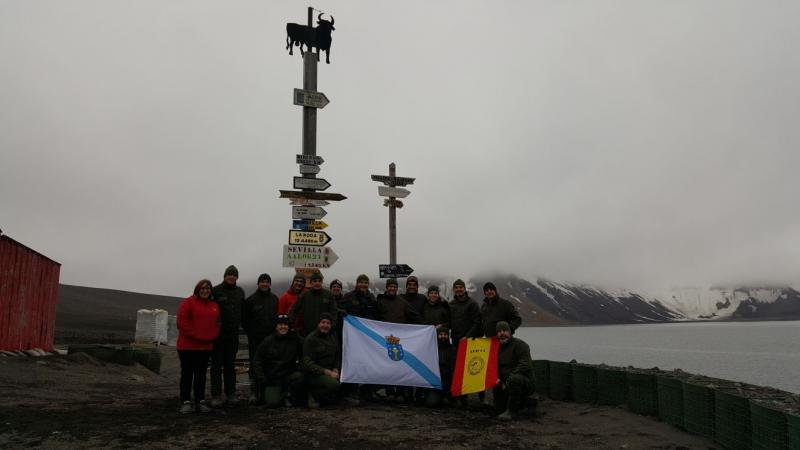 Na imaxe, o grupo da XXXI Campaña Antártica Na imaxe, o grupo da XXXI Campaña Antártica