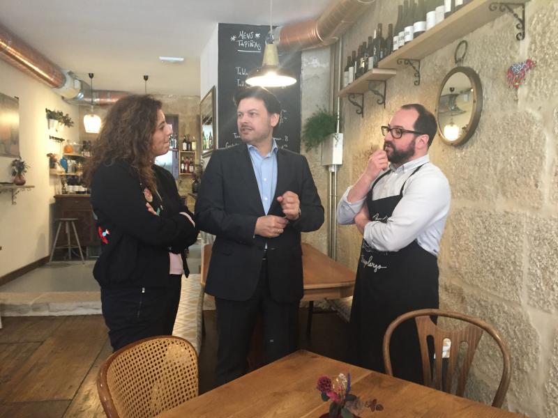 O secretario xeral da Emigración visitou na capital pontevedresa un dos sete negocios que recibiron unha das Axudas ao Retornado Emprendedor O secretario xeral da Emigración visitou na capital pontevedresa un dos sete negocios que recibiron unha das Axudas ao Retornado Emprendedor