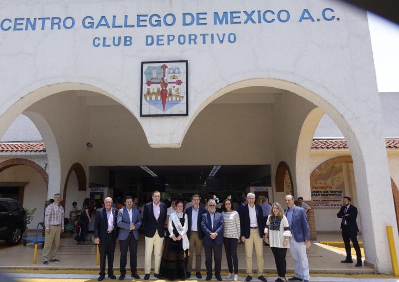 El presidente da Xunta comenzó su viaje a México participando en la celebración del 1º de mayo que organiza el Centro Gallego de la capital azteca