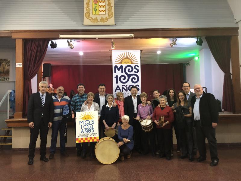 Imagen de la visita a la Asociación Galega Residentes de Mos, que este año celebra su centenario