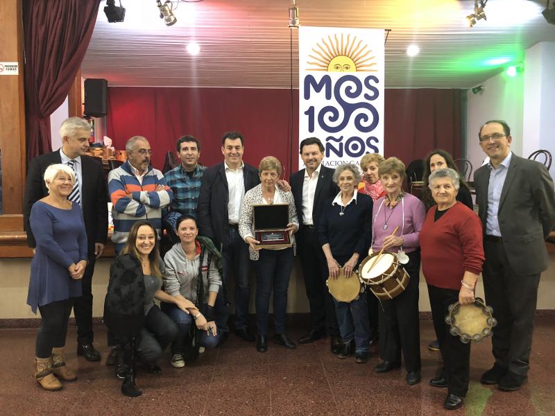 Imagen de la visita a la Asociación Galega Residentes de Mos, que este año celebra su centenario