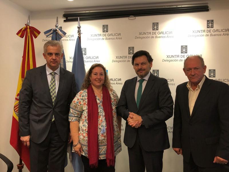 El secretario xeral da Emigración firmó sendos convenios para la atención de nuestras y nuestros mayores con el  Hogar  Gallego para  Ancianos de  Domselaar y el centro de día del Centro  Gallego de Mar del  Plata