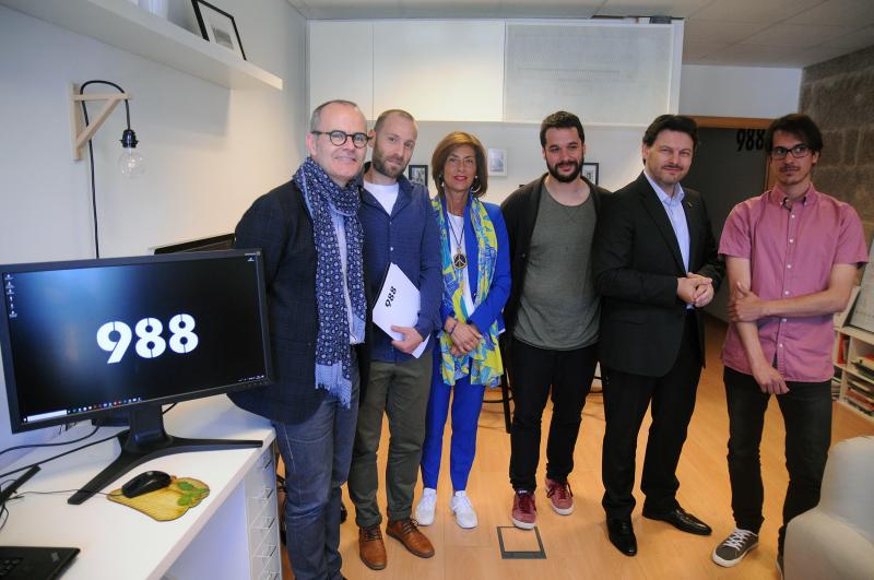 El secretario xeral da Emigración, junto con el alcalde de la ciudad de las Burgas y la delegada territorial de la Xunta en Ourense, visitó una de las empresas que reicibieron una de las Ayudas al Retornado Emprendedor en los últimos cinco años