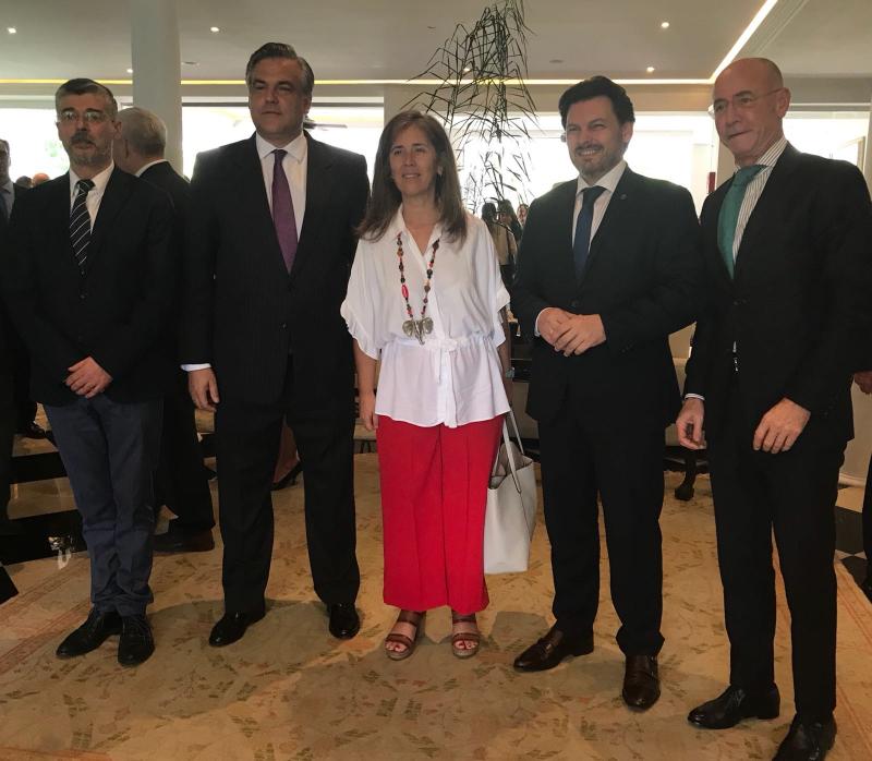 El secretario xeral da Emigración también asistió en Caracas a la recepción de las Fuerzas Armadas españolas