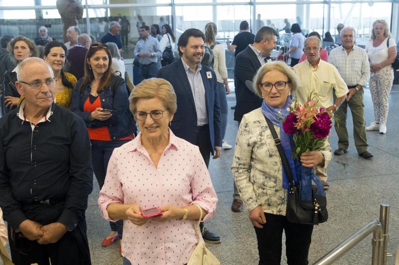 O secretario xeral da Emigración acudiu aos aeroportos de Lavacolla e Alvedro para dar a benvida ás e aos primeiros beneficiarios