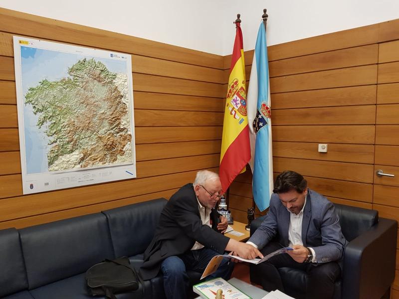 Xosé Antonio Vilaboa e Antonio Rodríguez Miranda, no despacho de este en Santiago de Compostela Xosé Antonio Vilaboa e Antonio Rodríguez Miranda, no despacho de este en Santiago de Compostela