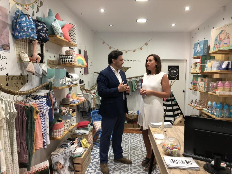 Adriana Asorey abrió una tienda de decoración y ropa de niños y niñas en Santiago de Compostela después de trabajar cinco años como consultora energética en Bélgica