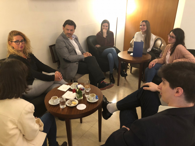 Foto del encuentro con las y los becarios BEME