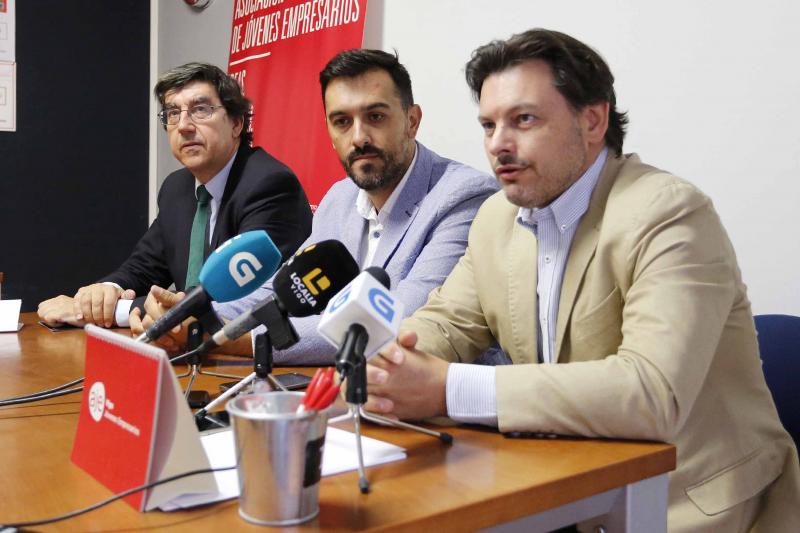 O secretario xeral da Emigración, en Vigo, durante o anuncio de ampliación do prazo de solicitude -ata o vindeiro 31 de outubro- das Axudas ao Retorno Emprendedor