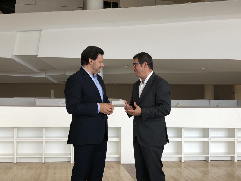 O secretario xeral da Emigración e o presidente do clúster TIC de Galicia analizaron a estratexia conxunta de inserción laboral dos mozos e mozas e persoal cualificado galego residente no exterior