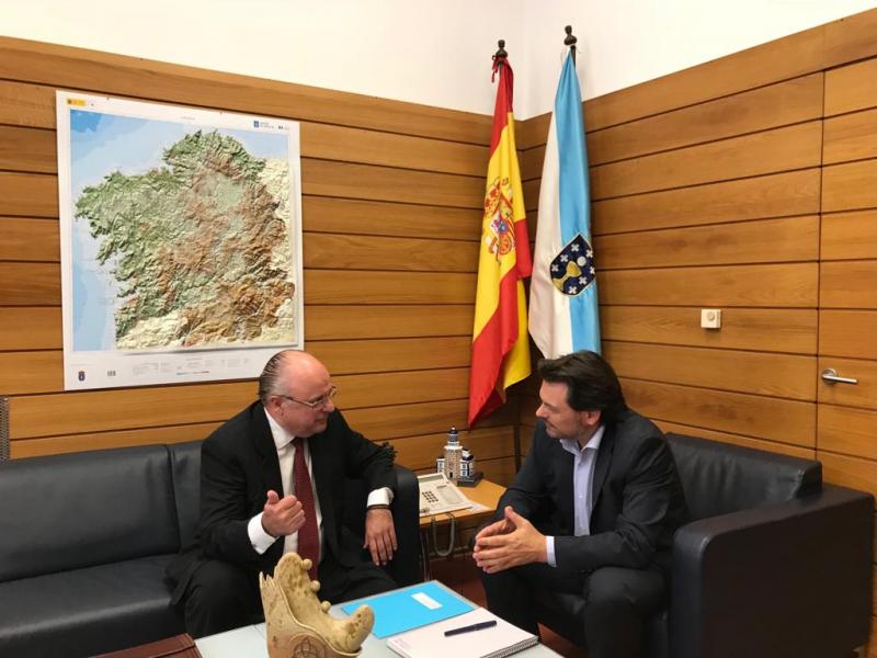 O secretario xeral da Emigración e o novo presidente da Casa de Galicia de Montevideo, durante a reunión celebrada en Compostela O secretario xeral da Emigración e o novo presidente da Casa de Galicia de Montevideo, durante a reunión celebrada en Compostela