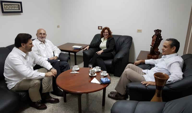 Imaxe da reunión do secretario xeral da Emigración con representantes do Ministerio de Exteriores (Minrex) de Cuba e o embaixador de España na illa
