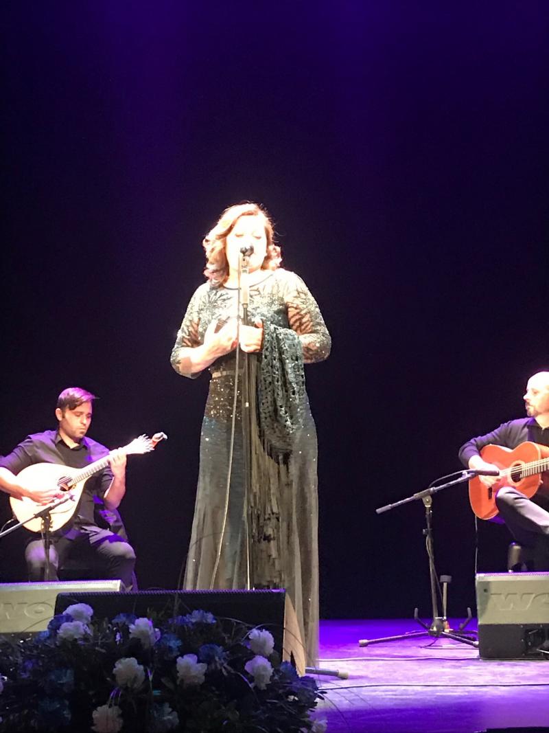 María do Ceo deleitou ao público cun repertorio de fados e cancións tradicionais galegas