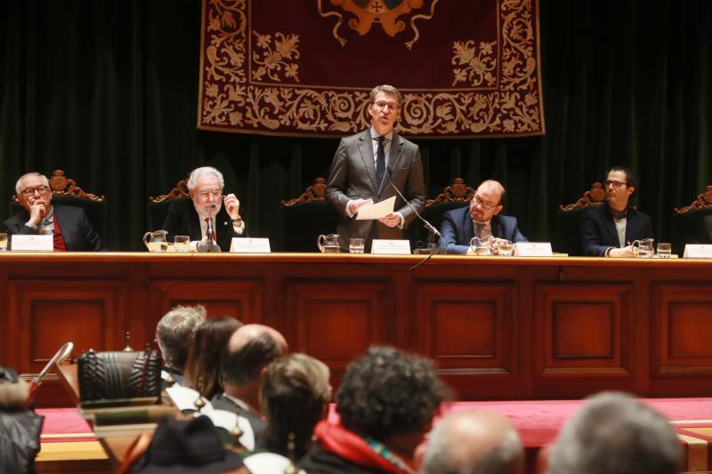 El presidente de la Xunta presentó esta tarde el libro 'Xerardo Fernández Albor e o seu tempo. Cen anos dun presidente'