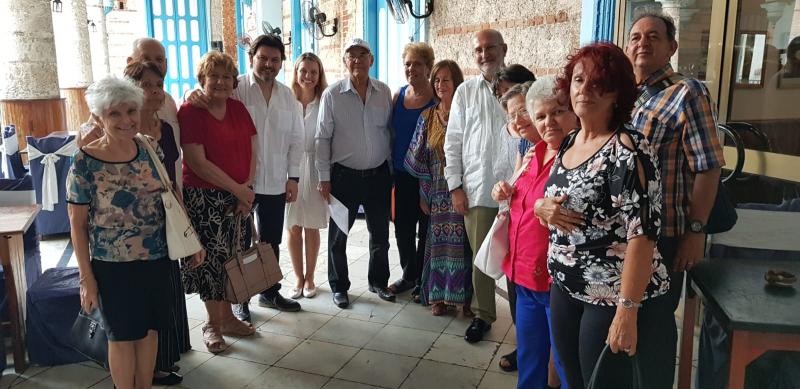 Imaxe do encontro con representantes da entidade dezana en Cuba