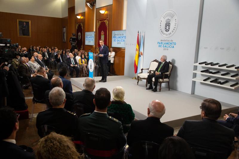 O titular da Xunta participou no acto de imposición das Medallas do Parlamento de Galicia 2019