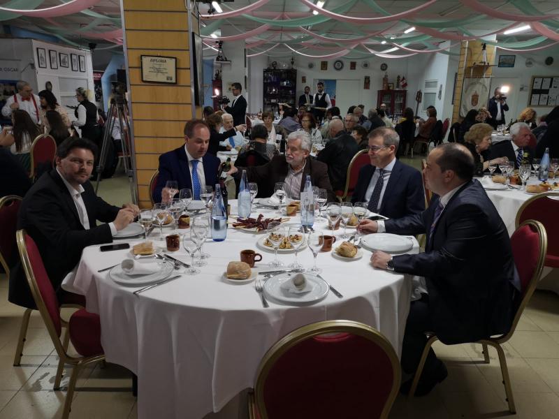 El secretario xeral da Emigración agradeció a la agrupación su trabajo y colaboración en la defensa del patrimonio inmateral de Galicia