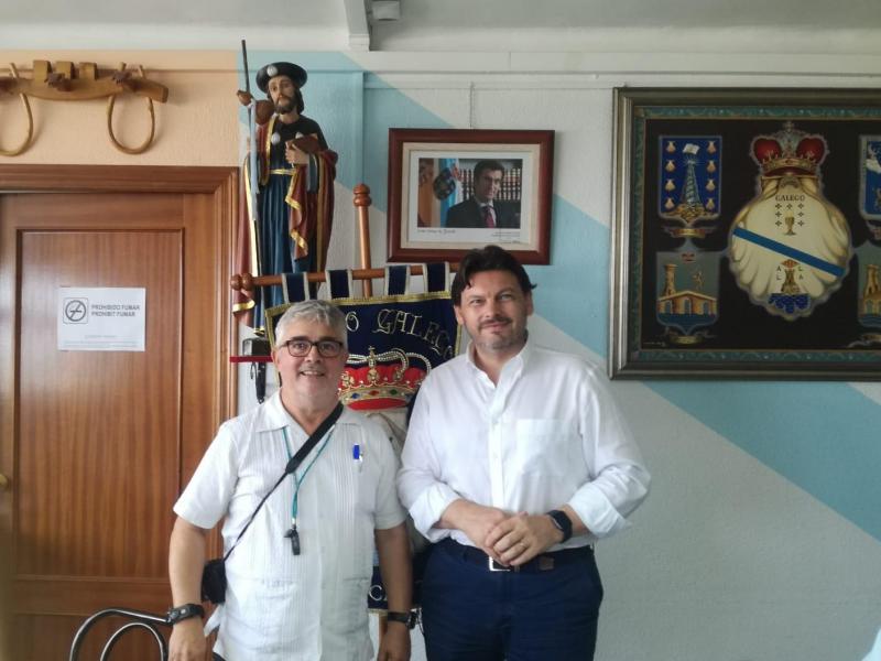 O secretario xeral da Emigración, na súa visita á entidade galega na capital alacantina