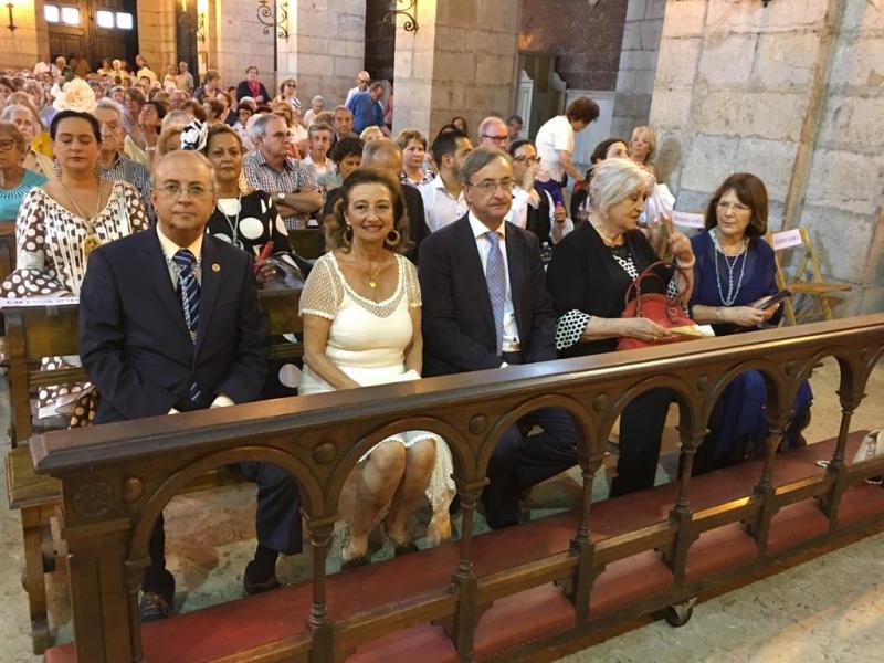 Foto 5: Santa Misa, celebrada en la iglesia parroquial de Santa Lucía