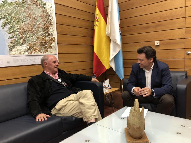 Miranda e Fajín, durante a reunión celebrada na sede de Emigración en Santiago de Compostela Miranda e Fajín, durante a reunión celebrada na sede de Emigración en Santiago de Compostela