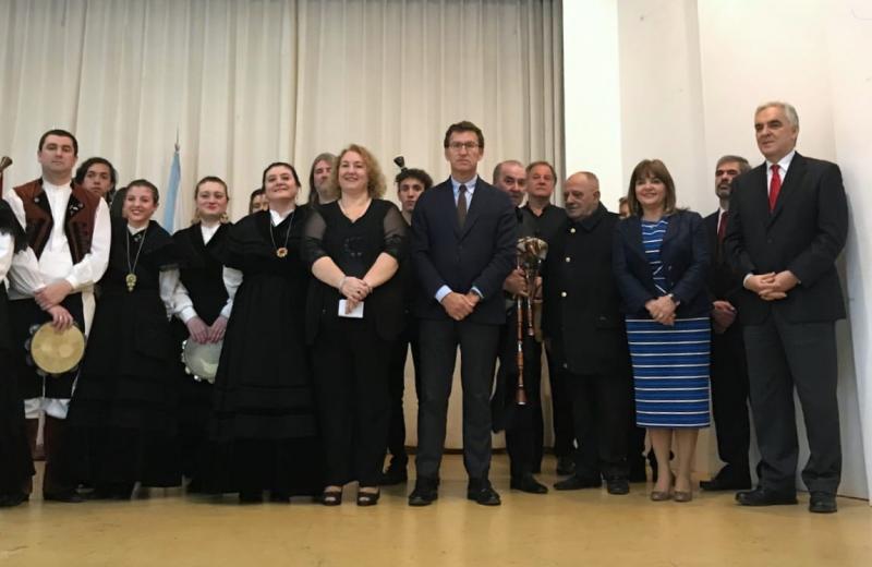 El presidente de la Xunta mantuvo un encuentro con la colectividad de Mar del Plata