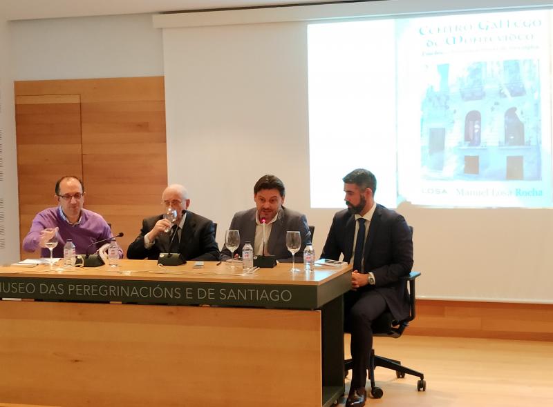 O secretario xeral da Emigración, acompañado do director xeral de Políticas Culturais, Anxo M. Lorenzo, participa na presentación do último libro de Manuel Losa sobre esta entidade