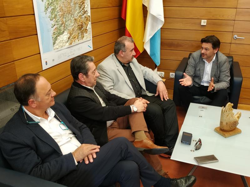 O secretario xeral da Emigración mantén un encontro coa directiva de AEGA