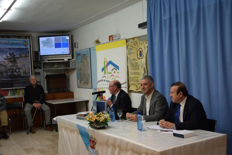 El secretario xeral de Política Lingüística de la Xunta de Galicia, en el Centro Galego de Lleida