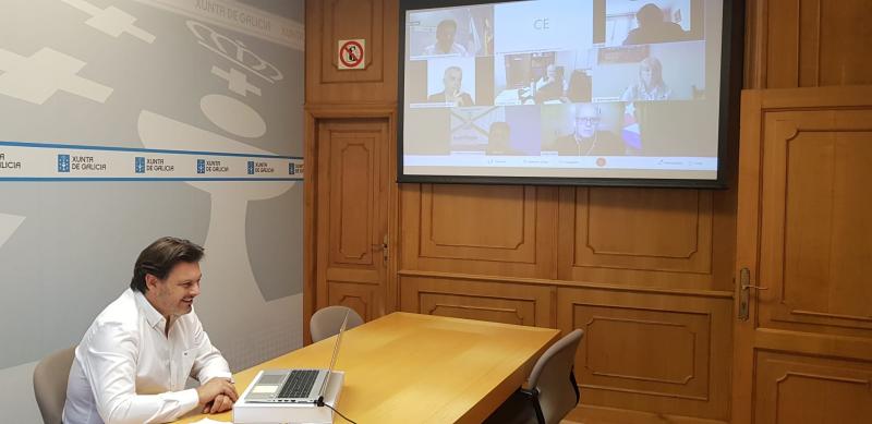 O secretario xeral da Emigración, durante a reunión cos e coas representantes das entidades galegas O secretario xeral da Emigración, durante a reunión cos e coas representantes das entidades galegas