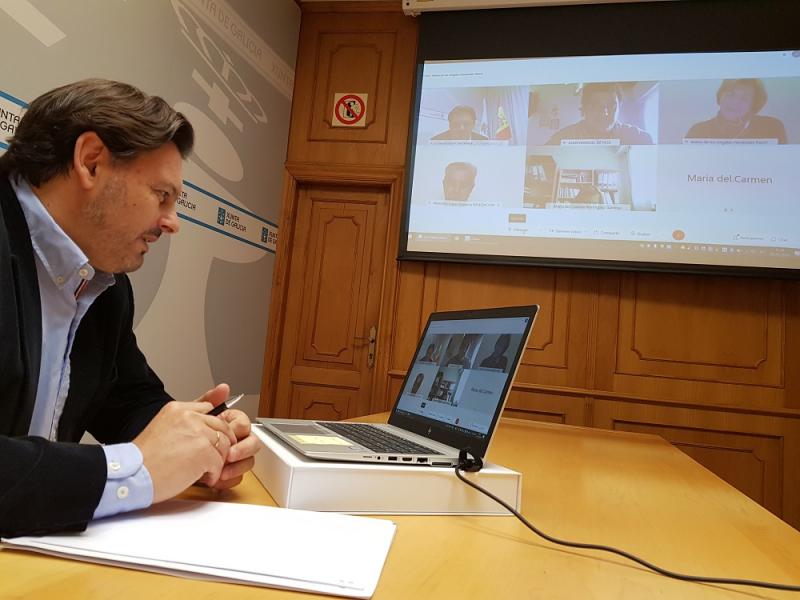 Antonio Rodríguez Miranda, durante la videoconferencia, en la sede de Emigración en la capital de Galicia Antonio Rodríguez Miranda, durante la videoconferencia, en la sede de Emigración en la capital de Galicia