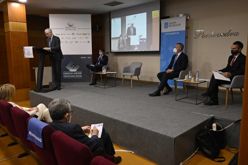 O vicepresidente económico e conselleiro de Economía, Empresa e Innovación, Francisco Conde, durante o seminario