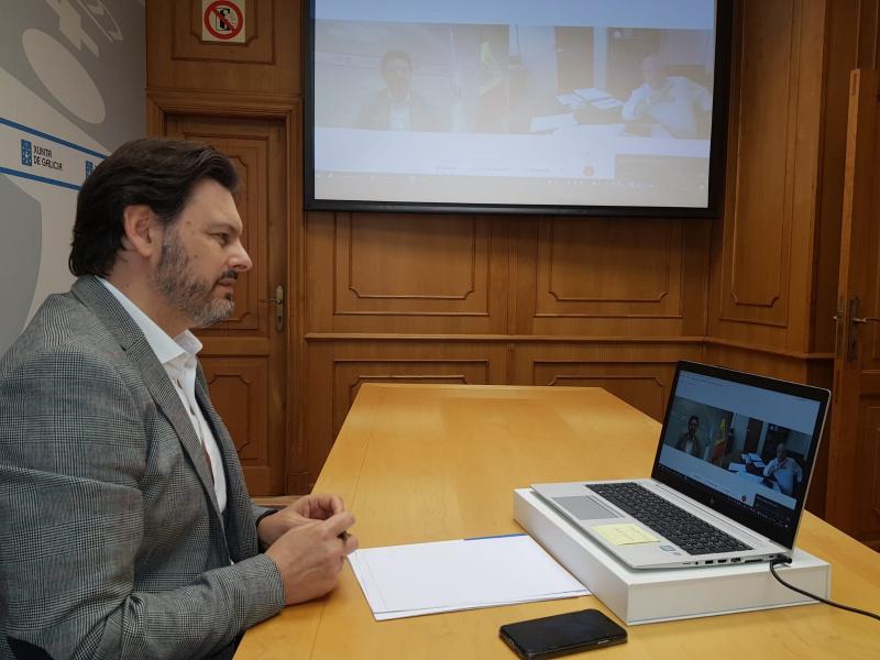 Imaxe da videoconferencia do secretario xeral da Emigración co presidente da Casa de Galicia de Montevideo
