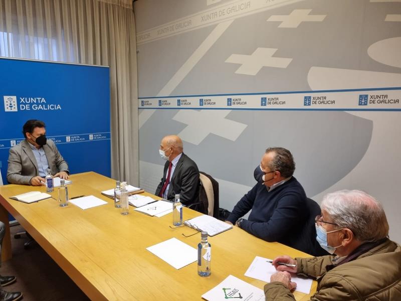 Imaxe da reunión celebrada na sede da SXE en Santiago de Compostela