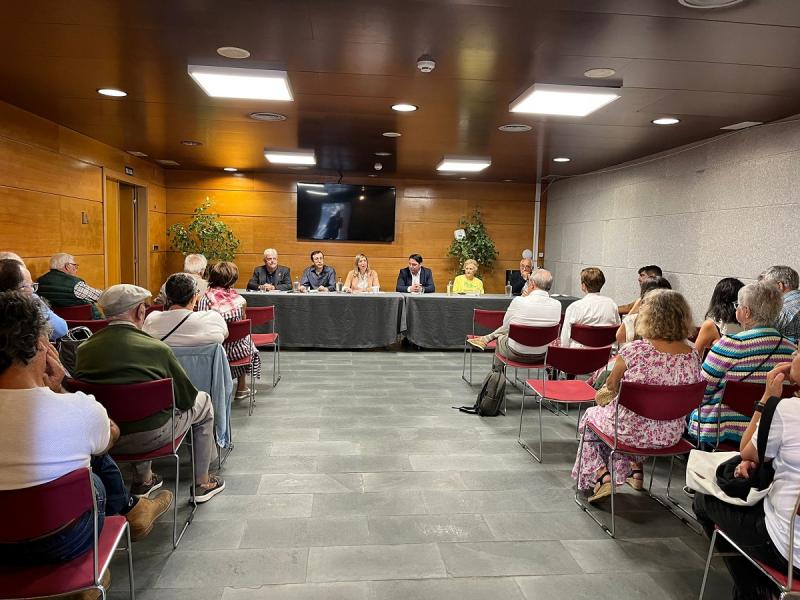 Imagen de la presentación de la reedición de 'No desterro', de Ramón Cabanillas, dentro de la colección Clásicos da emigración
