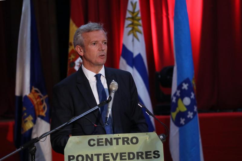 O presidente da Xunta participou no 64º aniversario do Centro Pontevedrés e reuniuse coa Asociación Española de Socorros Mutuos