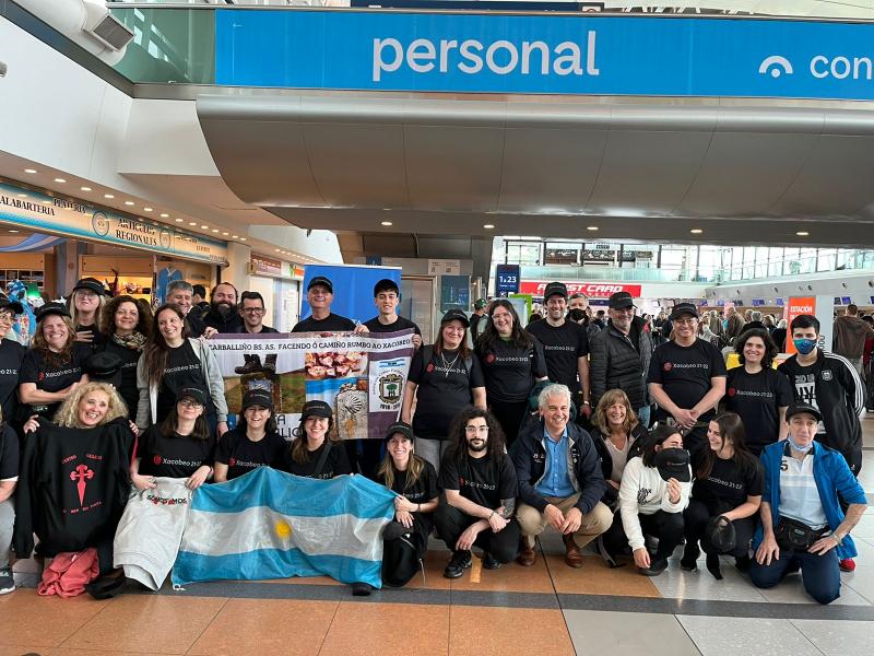Imagen de la salida de las y los participantes procedentes de Argentina