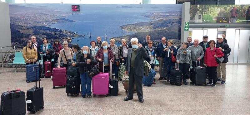 Imagen de la llegada de las y los participantes procedentes del País Vasco y Madrid